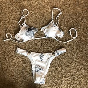Never worn Bikini set!